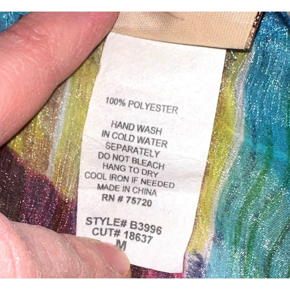 Daytrip Colorful Abstract Ruffle Top – Size Medium - Picture 6 of 6